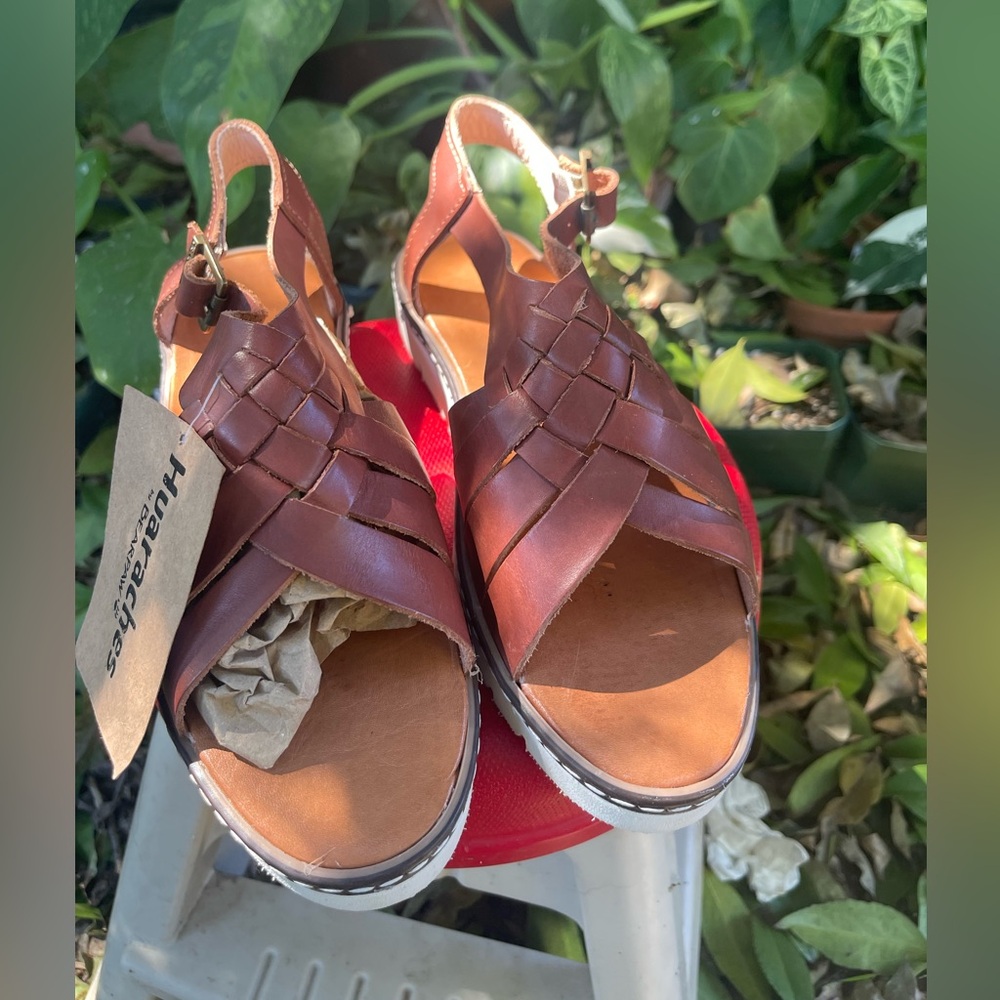 Bear paws huaraches size 8